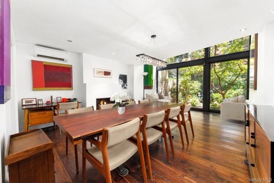 Historic West Village Townhouse with Turn of the-century charm - photo 2