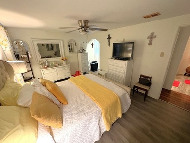 Welcome to Clover Leaf Farms a 55+ age-qualified active and - photo 14