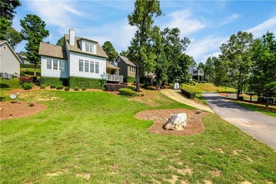 Experience Lake Martin living in this beautifully designed - photo 15