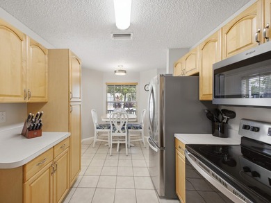 3BR/2.5BA townhome in the heart of Wellington, priced below - photo 16