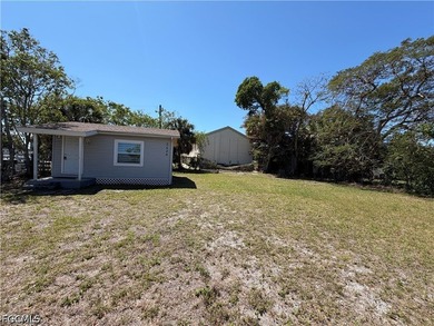 Completely renovated cottage featuring an updated kitchen and - photo 3