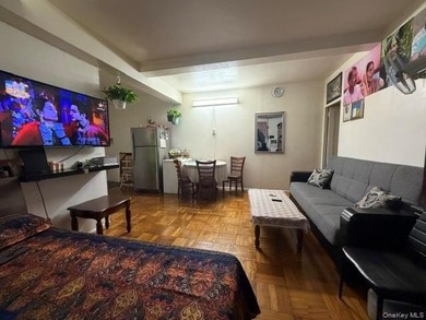 Welcome to this exceptionally rare and spacious 613 sq. ft - photo 5