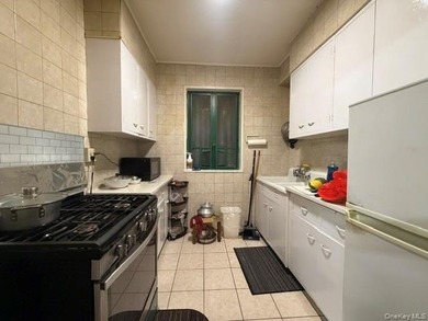 Welcome to this exceptionally rare and spacious 613 sq. ft - photo 6