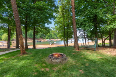Lake Hartwell 5 BR/3BA Home | Level Lot | Dock - photo 20