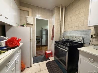 Welcome to this exceptionally rare and spacious 613 sq. ft - photo 7