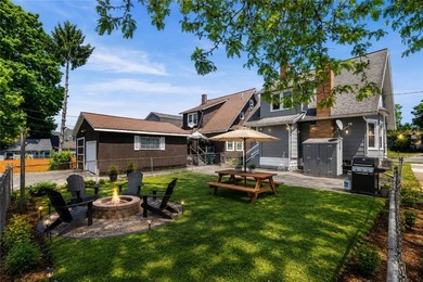 Welcome to 3989 Lake Ave. Charlotte Living at its Best! Full of - photo 43