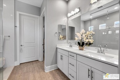 Extraordinary Entertainer's Retreat with Custom Spa & Expansive - photo 19