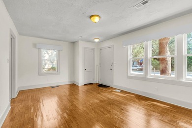Investors take note! 5533 Read Street offers incredible value - photo 5