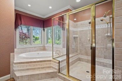 Stunning Estate Home in Prestigious Kenmure Golf Community - photo 12
