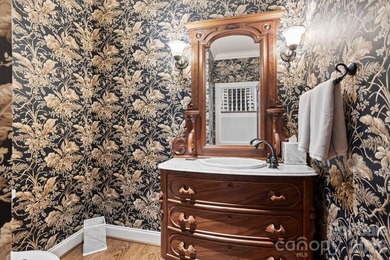 Stunning Estate Home in Prestigious Kenmure Golf Community - photo 15