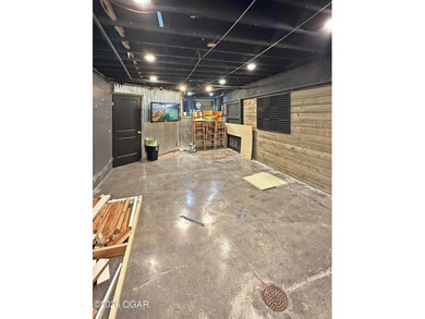 Prime opportunity in the heart of downtown Joplin! This 5,600 sq