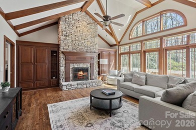 Stunning Estate Home in Prestigious Kenmure Golf Community - photo 17