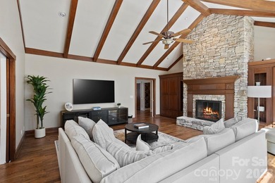 Stunning Estate Home in Prestigious Kenmure Golf Community - photo 18