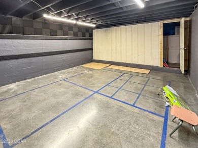 Prime opportunity in the heart of downtown Joplin! This 5,600 sq