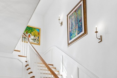A sophisticated and luxurious townhouse-style condominium - photo 22