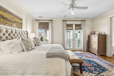 A sophisticated and luxurious townhouse-style condominium - photo 24