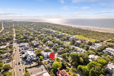 Charming 1920's beach cottage nestled on sought-after Sullivan's - photo 4