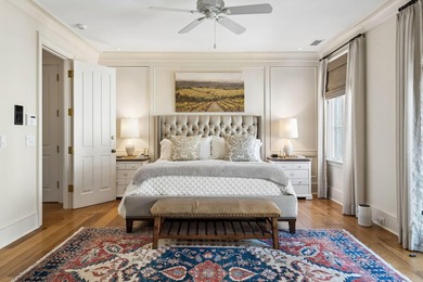 A sophisticated and luxurious townhouse-style condominium - photo 26