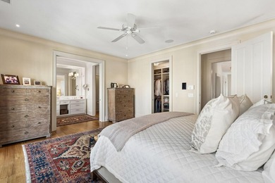 A sophisticated and luxurious townhouse-style condominium - photo 27