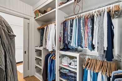 A sophisticated and luxurious townhouse-style condominium - photo 28
