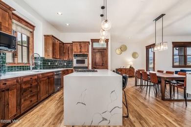 This stunning single family home offers the ultimate mountain - photo 8