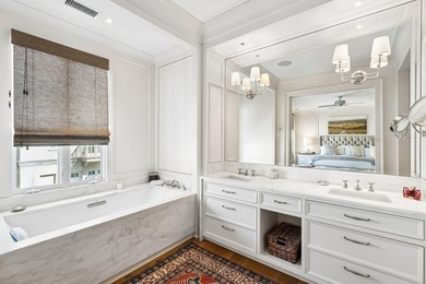 A sophisticated and luxurious townhouse-style condominium - photo 29