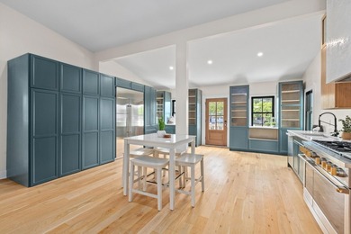Charming 1920's beach cottage nestled on sought-after Sullivan's - photo 10