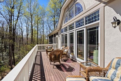 Stunning Estate Home in Prestigious Kenmure Golf Community - photo 32