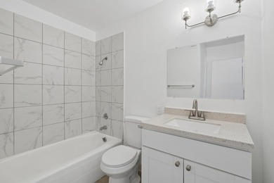 Freshly professionally painted entire unit! Renovated - photo 41