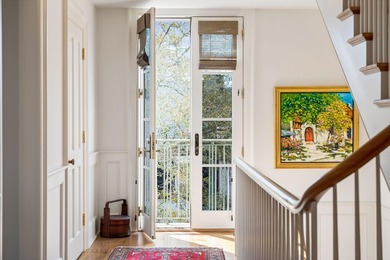 A sophisticated and luxurious townhouse-style condominium - photo 43