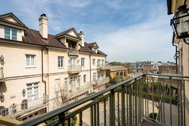 A sophisticated and luxurious townhouse-style condominium - photo 51
