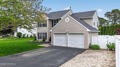 Don't miss the opportunity to own this beautifully maintained - photo 3