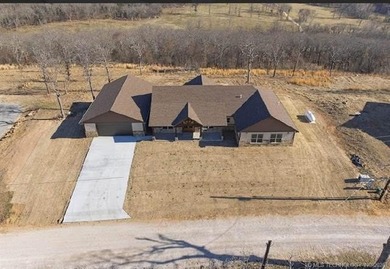 Now includes 5 bedrooms AND a 30X50 finished garage/shop! - photo 6