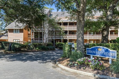 Welcome to this beautifully updated top-floor end-unit 1-bedroom - photo 1