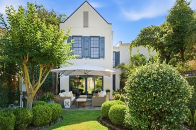 Tucked away on one of Charleston's most coveted hidden alleys, 4 - photo 1