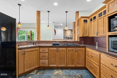 Hidden Cove Beckons - a rare 5 bedroom lakefront sanctuary where - photo 12