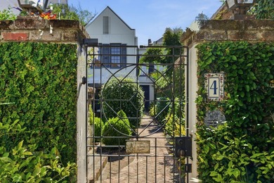 Tucked away on one of Charleston's most coveted hidden alleys, 4 - photo 5