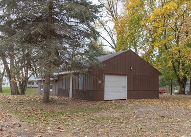 Wake up to lake life. Tucked just a short walk from the Wall - photo 18