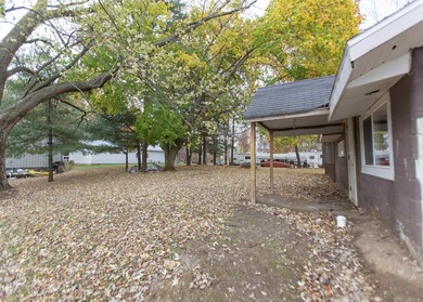 Wake up to lake life. Tucked just a short walk from the Wall - photo 19