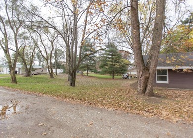 Wake up to lake life. Tucked just a short walk from the Wall - photo 22
