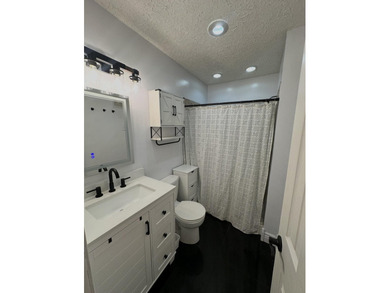 Charming 2-bedroom, 2-bath home in Port St. Lucie! This property - photo 9