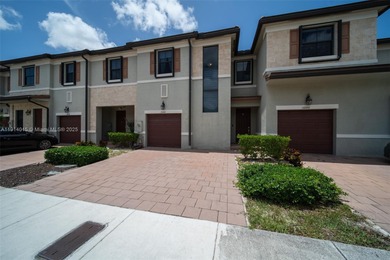 (private lake, pond, creek) Townhome/Townhouse For Sale in Hialeah Florida