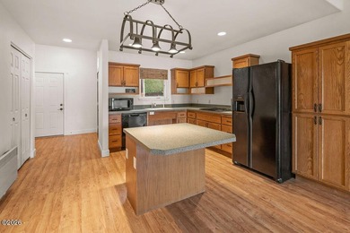 Hidden Cove Beckons - a rare 5 bedroom lakefront sanctuary where - photo 54