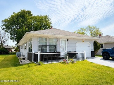 Welcome to this well-maintained 2-bedroom, 1-bath home located - photo 2