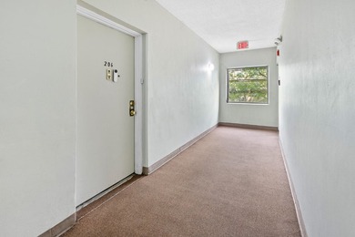 Move-in ready 2-bedroom, fully furnished residence offering a - photo 5