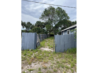 INVESTOR'S COME ALL WITH THIS SINGLE FAMILY HOME IN THE HEART OF - photo 13
