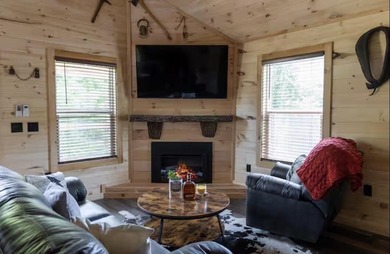 Escape to the beauty of Lake Cumberland with this charming - photo 8