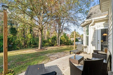 BEST VALUE IN HILLSBOROUGH - CUL-DE-SAC LOCATION + PRIVATE - photo 3