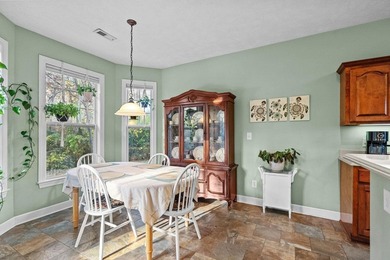 BEST VALUE IN HILLSBOROUGH - CUL-DE-SAC LOCATION + PRIVATE - photo 6