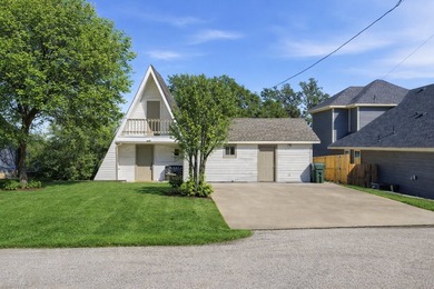 *MOTIVATED SELLER*Your dream lake-house retreat awaits on highly - photo 4